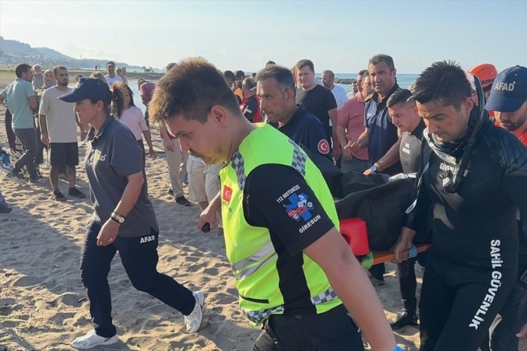 20 yaşındaki genç, dalgalara kapılarak hayatını kaybetti