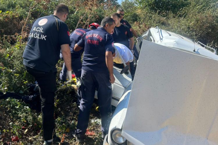 Erdek-Bandırma Karayolunda kafa kafaya çarpışma: 4 Yaralı 