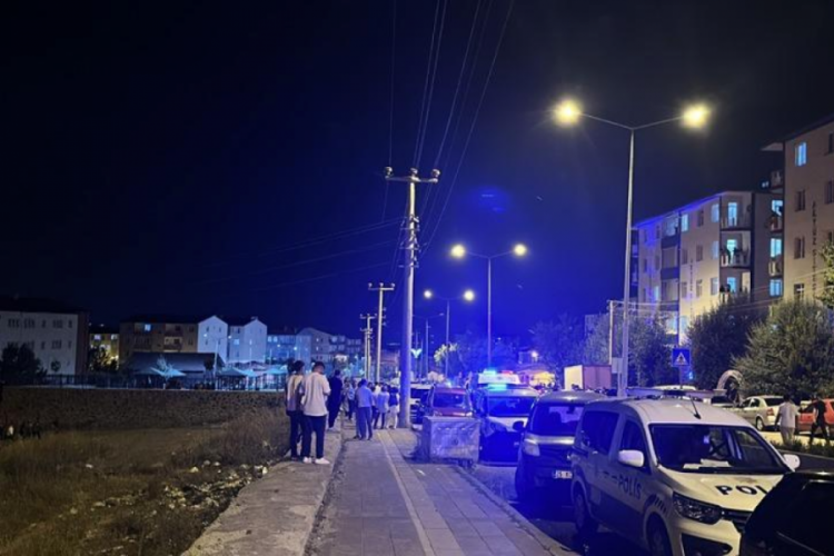 Bekçilerin müdahalesi yetmedi! Çıkan kavgada ölü ve yaralılar var...