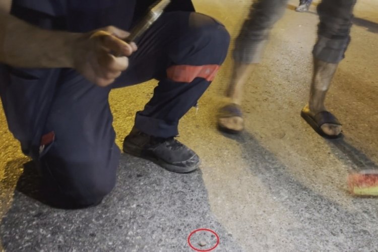 Kazada kopan parmağı gece karanlığında arayarak buldular