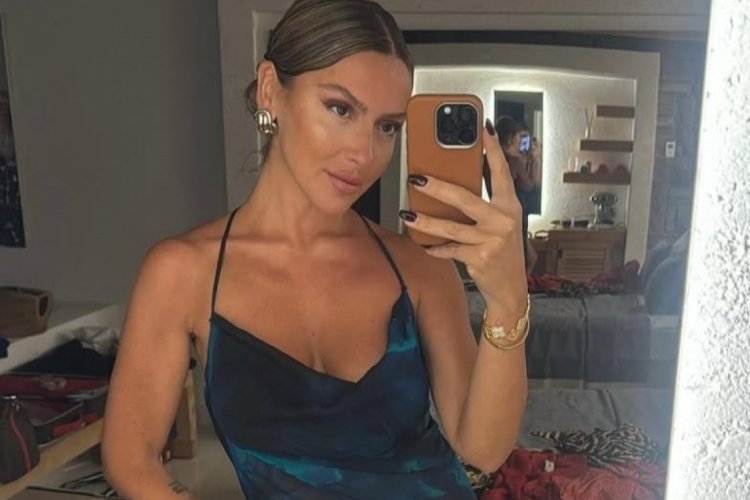 Hadise selfie fotoğraflarını ardı adına paylaştı