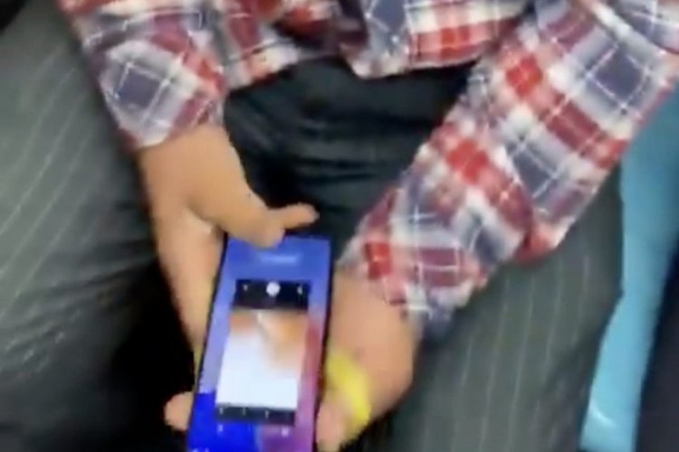 Metroda gizlice kadınların fotoğrafını çekti: Fark edilince telefonunu kırdı