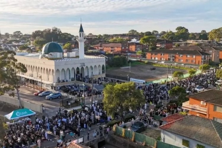 Hoparlörden ezan okuma girişimi Avustralya'yı karıştırdı! ''Kiliseden çan çalıyor ama...''
