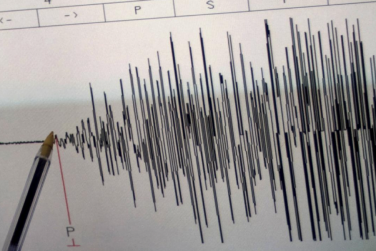 Endonezya'da 6,5 büyüklüğünde deprem