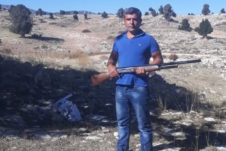 Tartıştığı kadını av tüfeğiyle öldürüp intihara kalkıştı