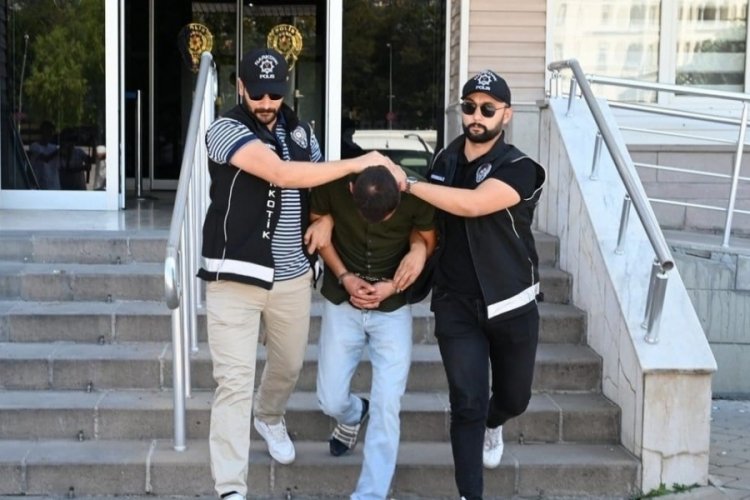 Onlarca kutu yeşil reçeteli ilaç yazmış! Hastane çalışanı gözaltına alındı