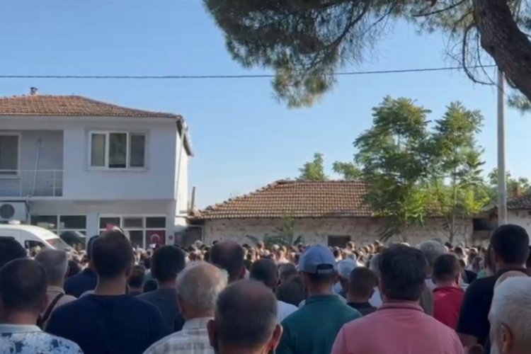 Teksüt fabrikası yangınında hayatını kaybeden Ahmet İzmirli toprağa verildi 