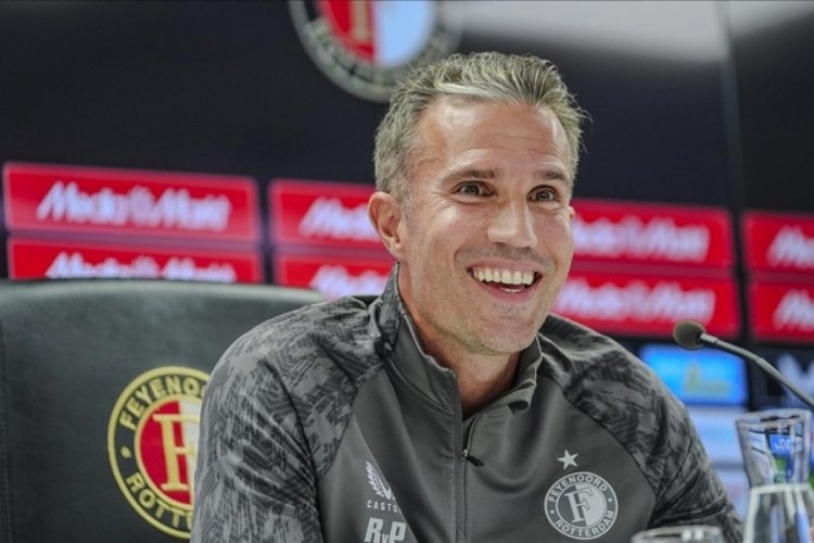 Robin van Persie: "Fenerbahçe'ye karşı daha sakin kalabilirdik" 