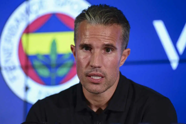 Robin van Persie: "Fenerbahçe'nin yeri bende özeldir" 