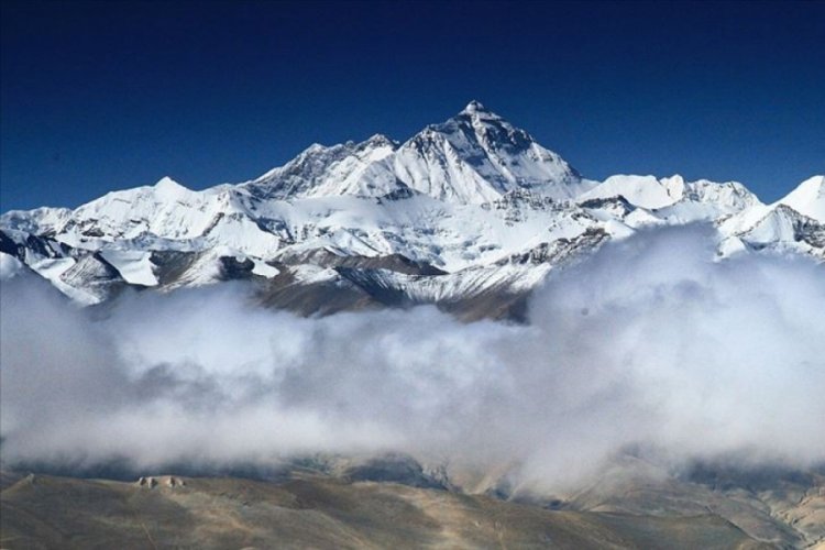 Everest Dağı'nda 10 yıl sonra bir ilk