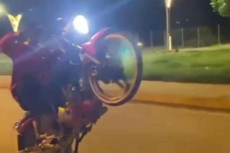 Canını hiçe sayıp sosyal medyada paylaştı! Akrobatik motorcuya ceza...