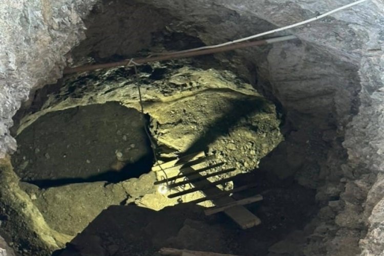 Babasına ait bahçede kaçak kazı yapan şüpheli yakalandı