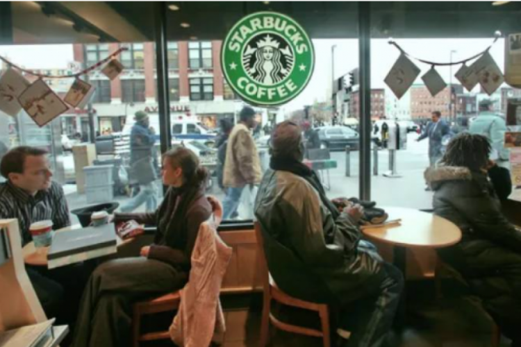 Starbucks'tan yeni hamle! Yasaklandı