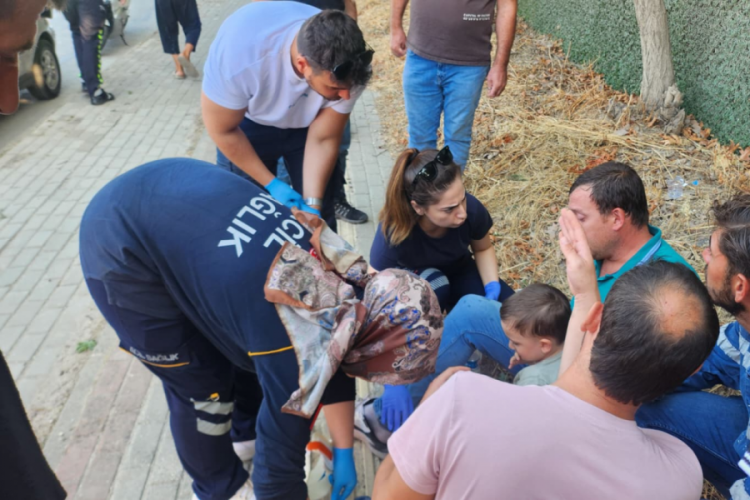 Bursa'da göl yolunda motosiklet ile hafif ticari araç çarpıştı! Sürücü ve 2.5 yaşındaki oğlu ölümden döndü...