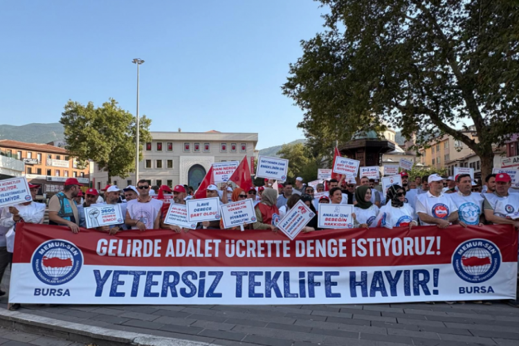 Memur-Sen Bursa'dan "yetersiz teklife hayır" eylemi