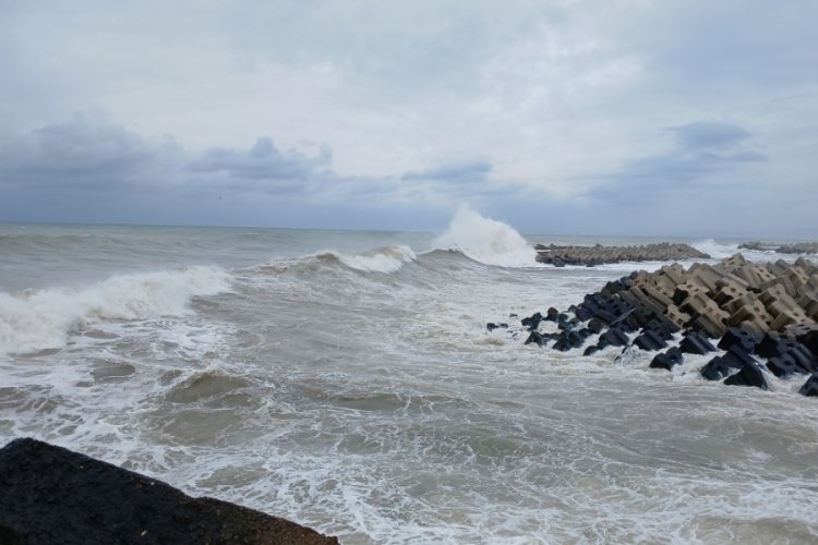 Batı Karadeniz'de fırtına uyarısı yapıldı