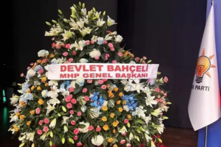 Devlet Bahçeli'den AK Parti'nin 24'üncü yılına özel hediye