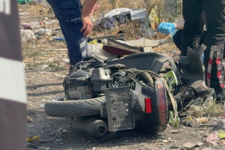 Hafif ticari araçla çarpışan motosikletin sürücüsü öldü 