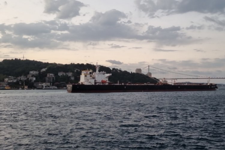 İstanbul Boğazı gemi trafiğine kapatıldı...