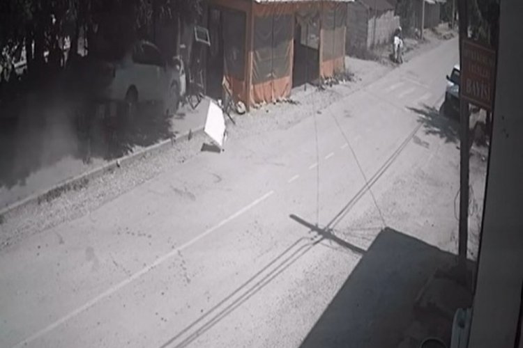 Otomobil kıraathaneye daldı! Bir kişi hayatını kaybetti...