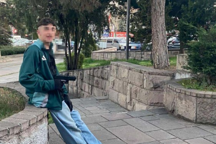 Kız kardeşini savundu! Tacizciler tarafından vahşice katledildi...