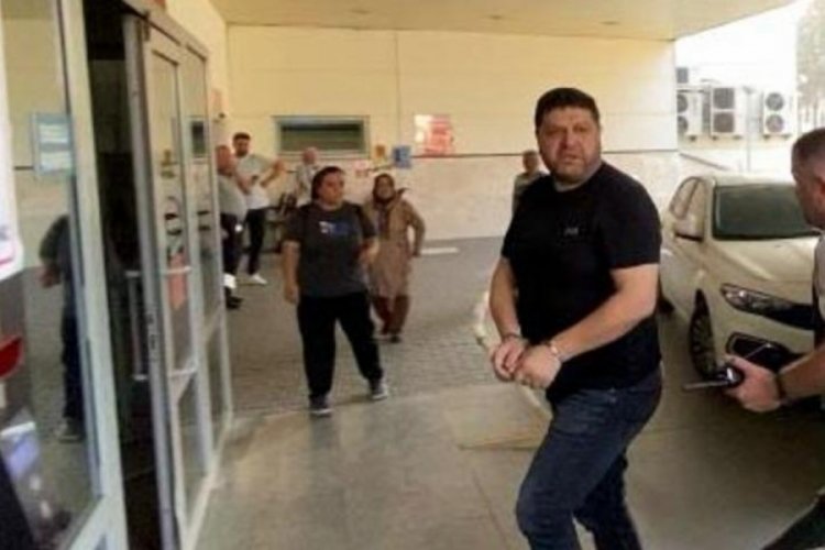 Tanınmış iş insanı ile şoförü tutuklandı: Gazetecilere küfürler savurdu!