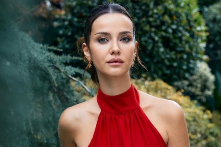  Denizde İrem Helvacıoğlu'nun kafasına çocuk düştü 