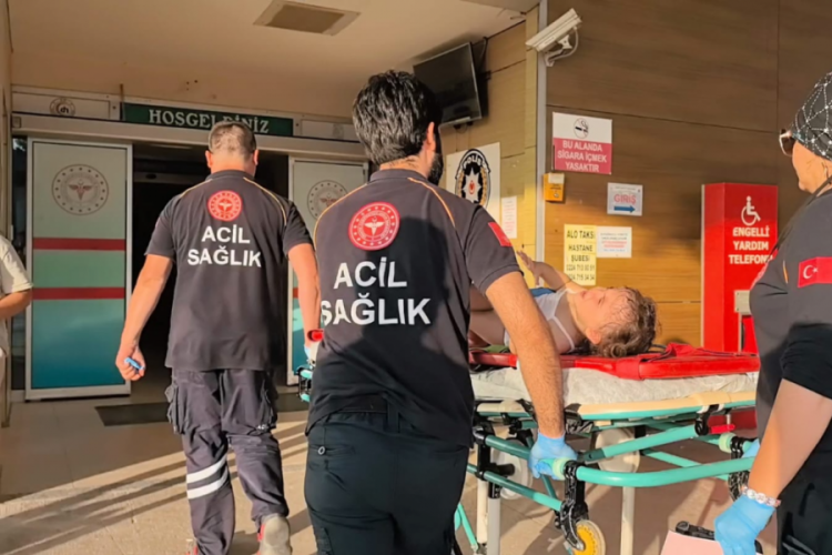 Bursa'da ikinci kattan düşen çocuk hastanelik oldu...