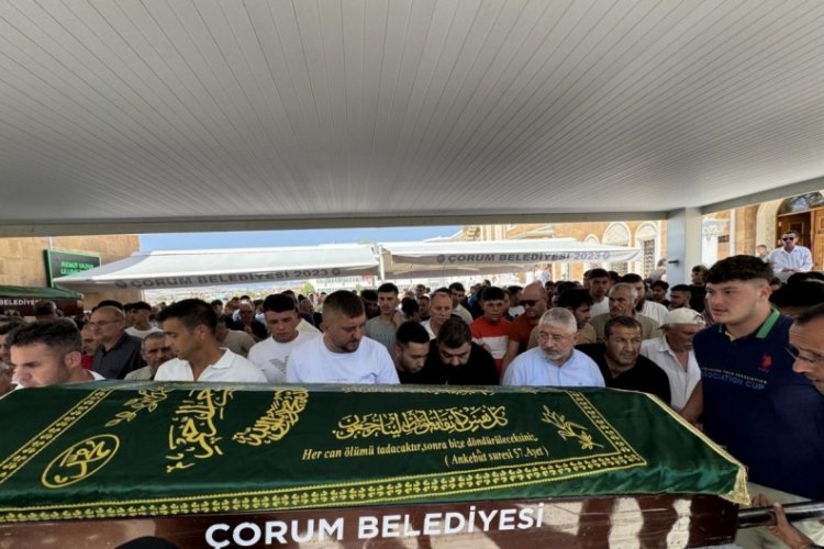 Yağ tankına düşerek ölen anne ve oğlu toprağa verildi 