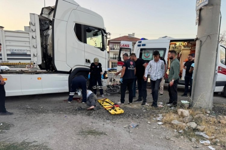 Tır ile motosiklet çarpıştı: 1 kişi hayatını kaybetti...