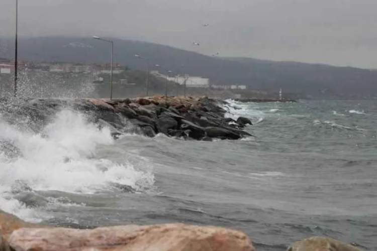 13 ilde fırtına tehlikesi! Meteoroloji sarı kodla uyardı: Çok kuvvetli geliyor