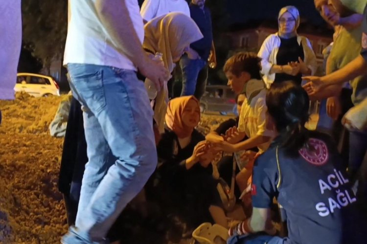 Bursa'da feci motosiklet kazası! Yakınları fenalık geçirdi
