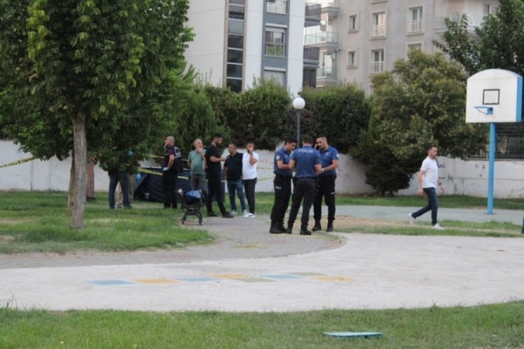Bir kişi parkta ölü bulundu