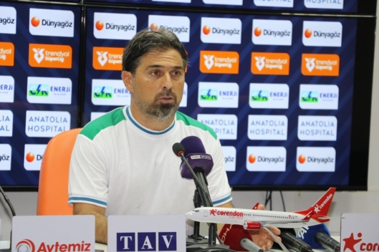 İlhan Palut: "Çok gol kaçırıyoruz maalesef" 