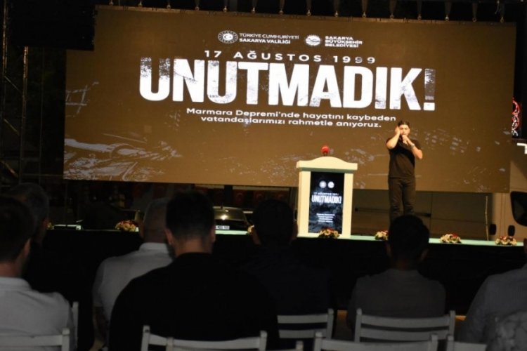 Marmara Depremi'nde hayatını kaybedenler için sela okundu 