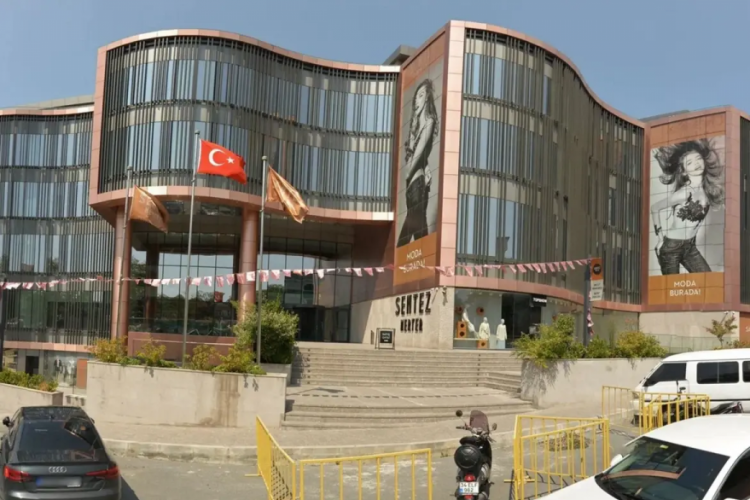 Dev AVM krizde! Dükkanların büyük bölümü boşaldı