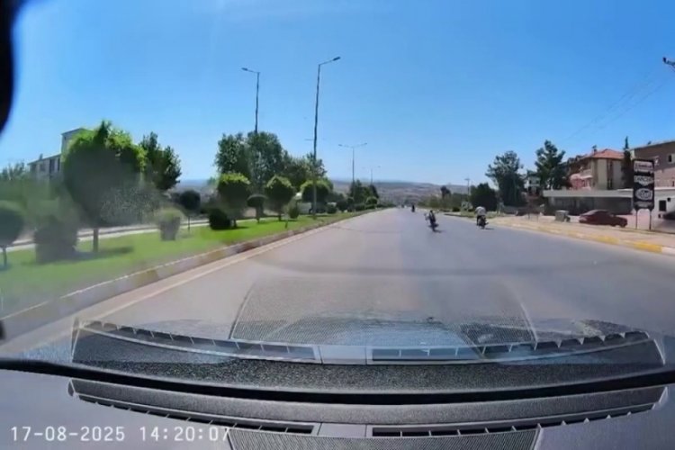 Canlarını hiçe saydılar, motosikletlerin üzerine yatarak yarıştılar