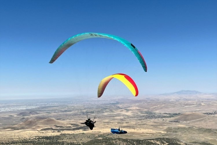 Aksaray'da Yamaç Paraşütü Dünya Kupası'nın ilk günü tamamlandı