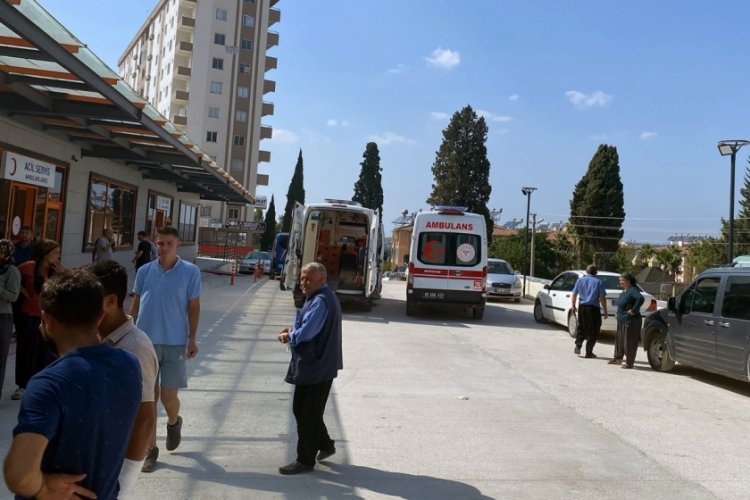 Traktör yamaca devrildi! 5 kişi yaralandı