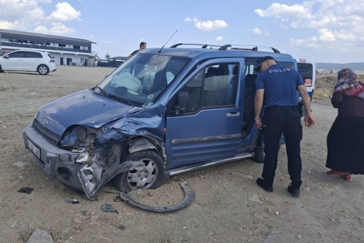 Kütahya Hisarcık'ta trafik kazası: 2 yaralı