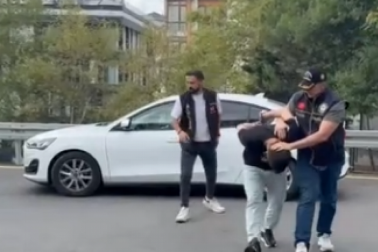 Karısının boğazını keserek öldüren saldırgan emniyete getirildi