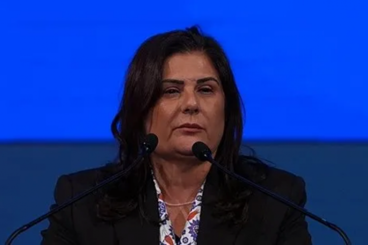 AK Parti'ye geçen Özlem Çerçioğlu'ndan dikkat çeken hamle!