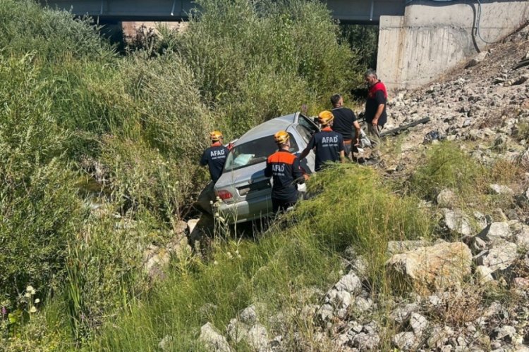 Köprüden düşen otomobildeki yaşlı çift hayatını kaybetti