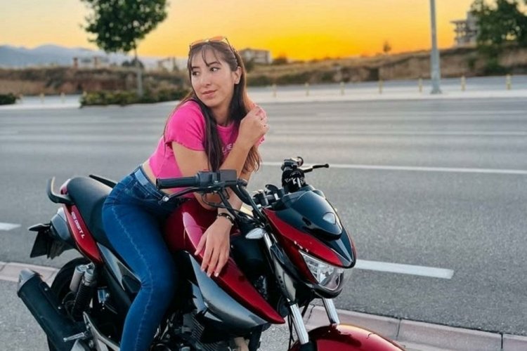 Devrilen motosikletteki Eda öldü, sürücü yaralı 