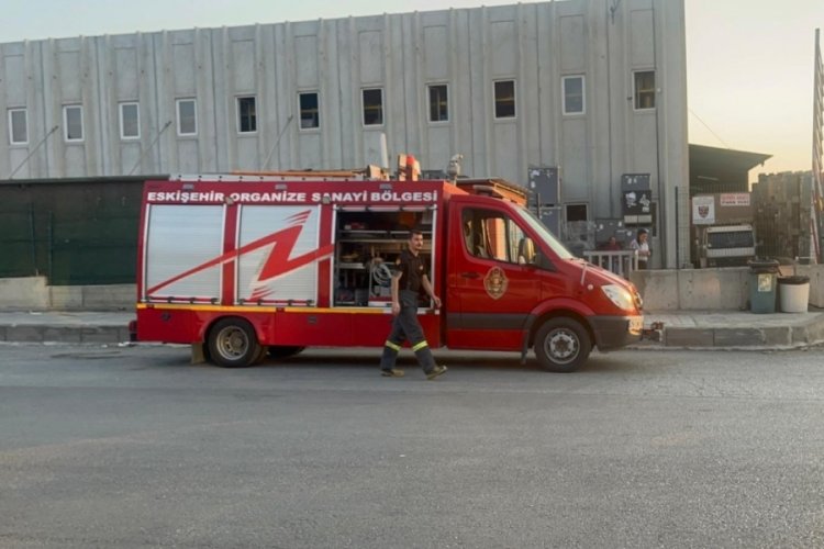 Makinaya sıkışan iş&ccedil;i ağır yaralandı