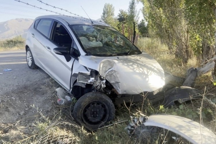Erzincan'da trafik kazası: 2 yaralı 