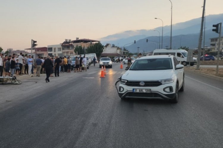 Otomobille çarpışan motosikletin sürücüsü öldü