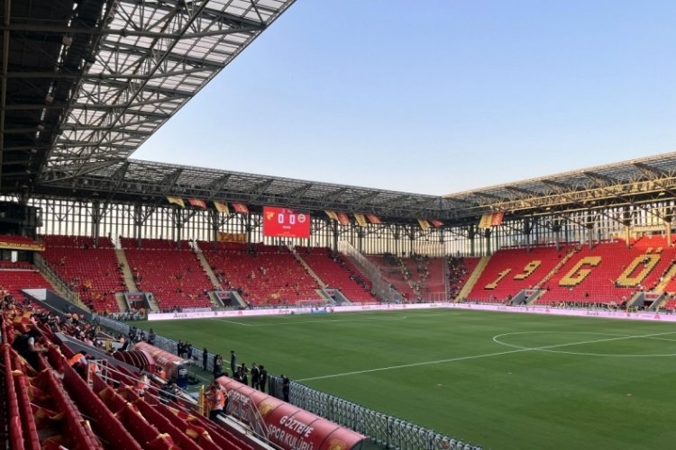 Göztepe'de Gürsel Aksel Stadı büyüyor