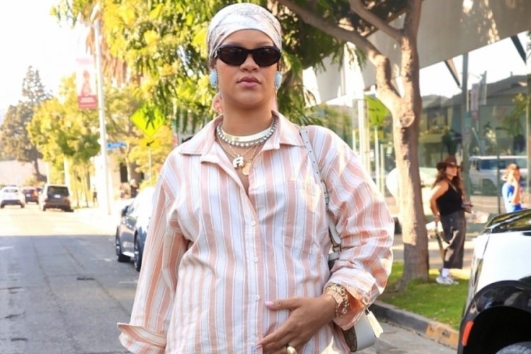 Rihanna sokakta pijamayla dolaştı