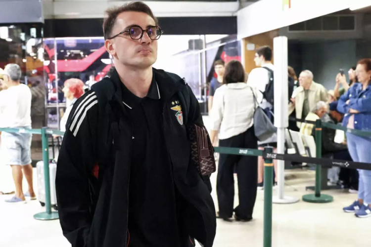 Benfica havaalanından paylaştı! Kerem Aktürkoğlu İstanbul'a geliyor